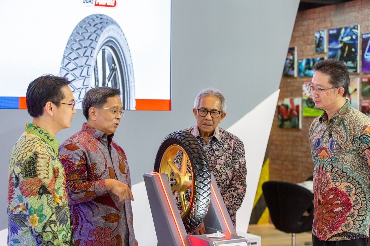 ZENEOS Meluncurkan Produk Baru pada Ajang Indonesia Motorcycle Show (IMOS) 2022