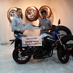 Hadiah Sepeda Motor Zeneos Belanja Berhadiah  Diterima oleh Pemenang